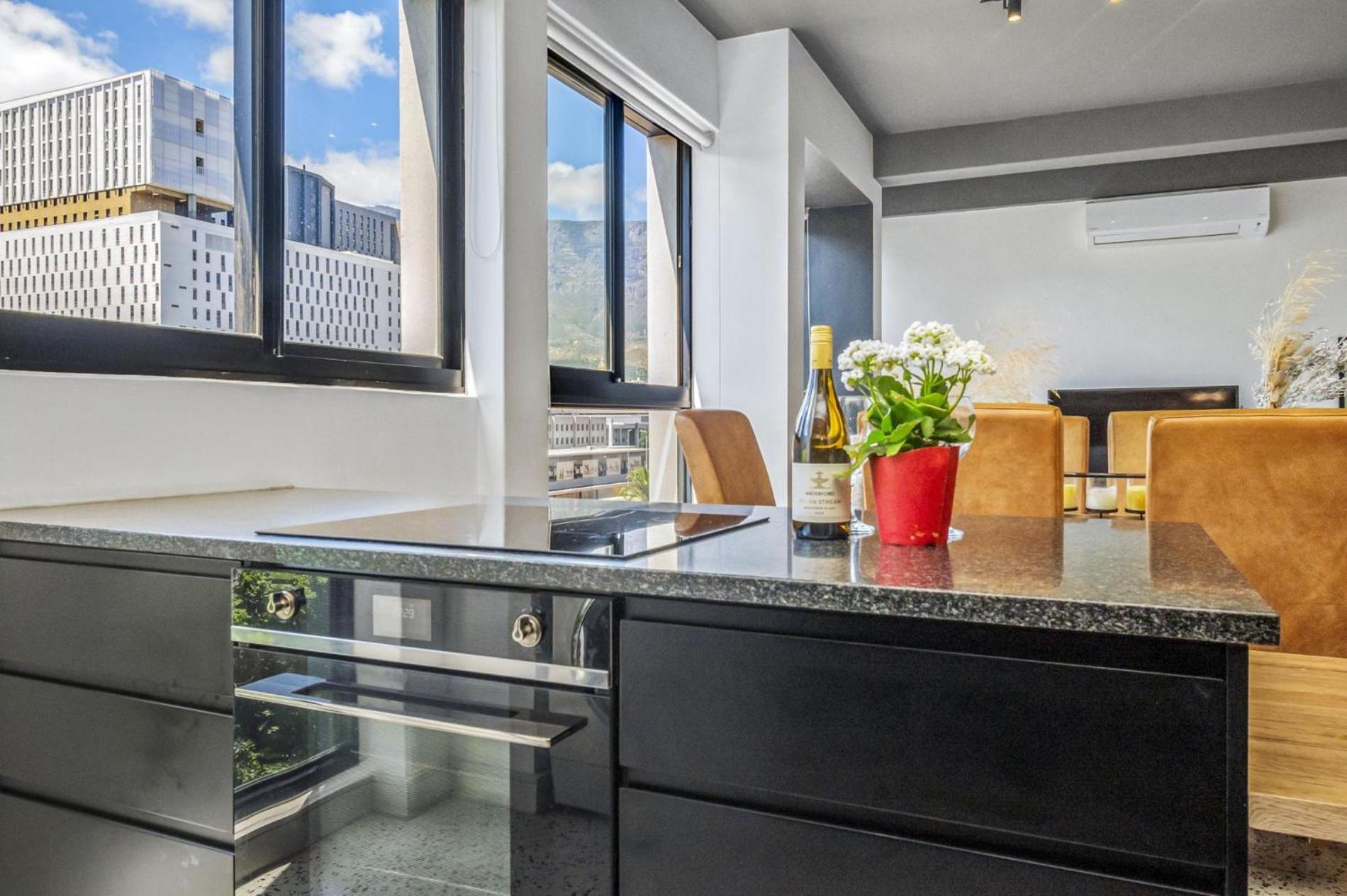 Duke 1 Bedroom With Mountain Views Rooftop Pool *